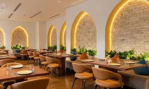 doubletree-al-sad_dealimage_food-and-drink-_asian-signature1.jpg