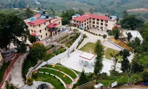 trekking-guide-adventure_dealimage_entertainement_nepal-5-copy.webp