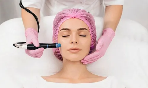 Regular Facial or Advanced Hydrafacial for Ladies!