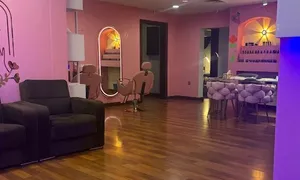 new-laboni-salon_dealimage_beauty-spa_massage-3-copy.jpg