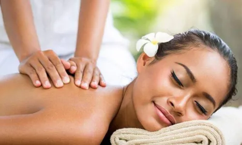 Ladies Massages at Latibule Beauty Salon!