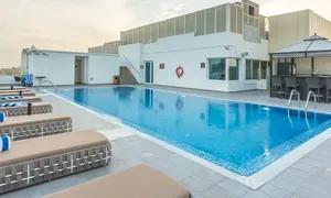 the-avenue-hotel-pool-and-gym_dealimage-04.jpg