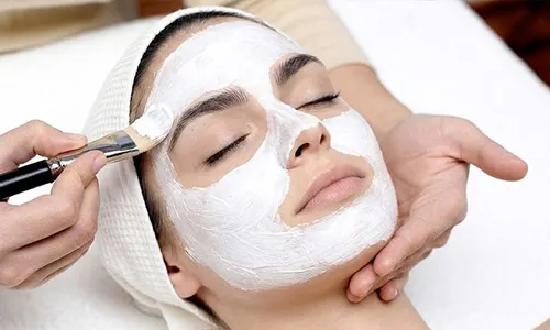 Stay Glowing with Ladies’ Facials at Creative Hair Salon!