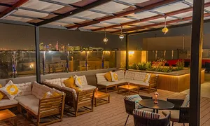 grand-lux_dealimage_fb_valentine-roof-4-copy__02.jpg