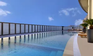 curve-hotel_dealimage_food-drink-rooftop-pool-1-copy.webp