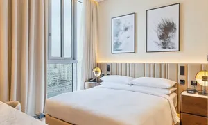 embassy-suites-_dealimage_fb_eid-stayvacation-5.jpg