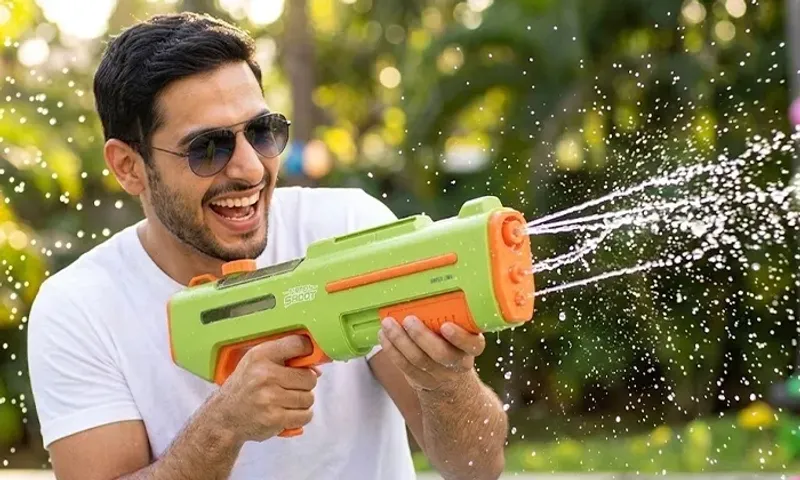 Green Lion Dual-Nozzle Water Gun – Electric & Manual Modes | 10m Range | 680ml Tank!