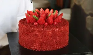 grand-lux_dealimage_fb_cake2-copy.jpg