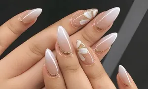 noor-beauty_dealimage_beautyspa_manicure-3-copy.jpg