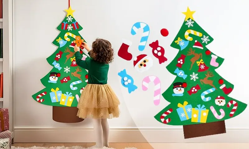 Felt Festive Tree with Detachable Decorations!