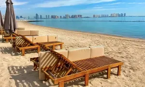 curve-hotel_dealimage_food-drink-rooftop-pool-7-copy.webp