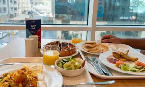 hampton_dealimage_fb_breakfast-beach-5-copy.webp