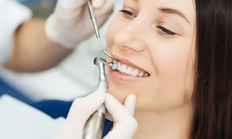 Teeth Scaling & Polishing + Consultation!