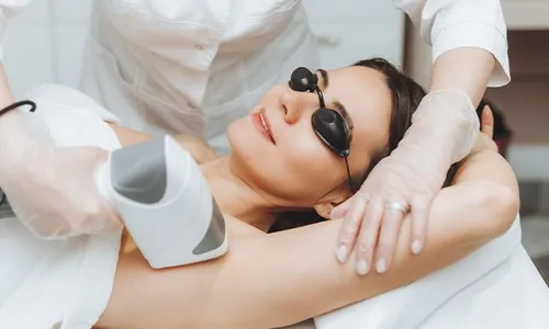 Brighten & Smooth Your Underarms with Carbon Laser at Al Dafna Medical Center!