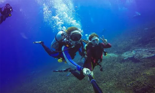 Explore the Underwater World in a Discover Scuba® Diving Experience by Deep Blue Diving Center!