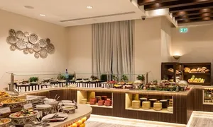 doubletree-al-sad_dealimage_food-and-drink-_asian-signature.jpg