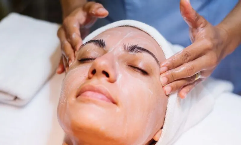 Refreshing Facial Treatments for Ladies!
