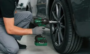 green-lion-cordless-impact-wrench_dealimage_product-copy-1.webp