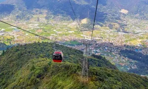 trekking-guide-adventure_dealimage_entertainement_nepal-copy.webp