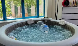 billion-jacuzzi-_dealimage_entertainment-premium-bubble-3copy.webp