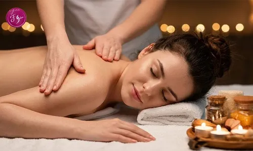 Wellness Escape with an Aromatherapy Massage at Fatati Ladies Salon!