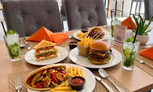 ramada-wyndham_dealimage_food-and-drink-_pool-pass-with-credit-3-copy.webp